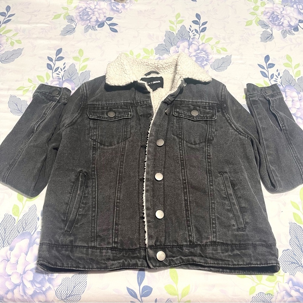 Black Denim Jacket!🖤
